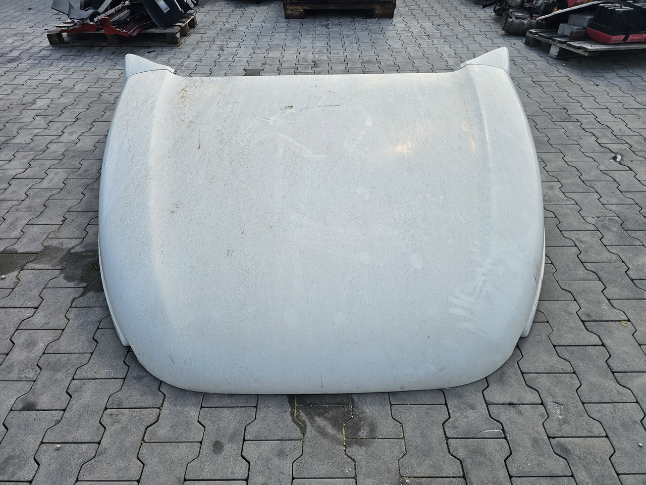 DAF XF105 SPACE CAB / ROOF SPOILER - Aerodynamics/ Spoiler: picture 2 DAF XF105 SPACE CAB / ROOF SPOILER - Aerodynamics/ Spoiler: picture 2