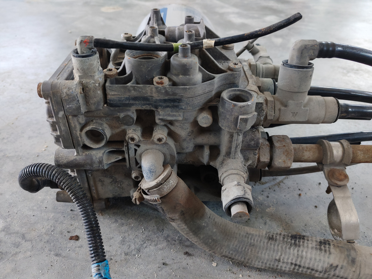 RENAULT PREMIUM MAGNUM DXI / AIR DRYIER / EL1100 - Brake valve: picture 3 RENAULT PREMIUM MAGNUM DXI / AIR DRYIER / EL1100 - Brake valve: picture 3