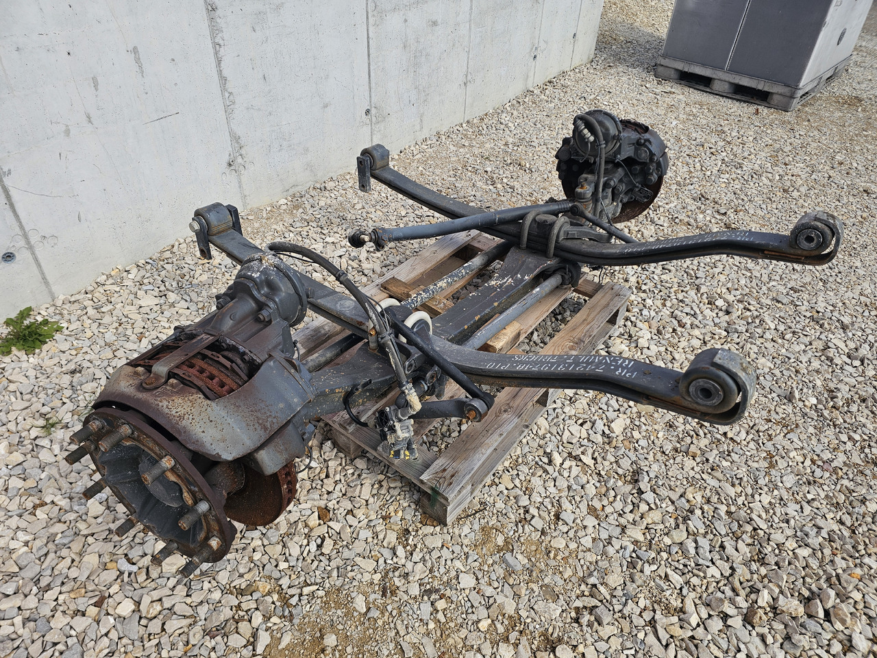 RENAULT RANGE T EURO 6 / COMPLETE FRONT AXLE - Front axle: picture 3 RENAULT RANGE T EURO 6 / COMPLETE FRONT AXLE - Front axle: picture 3