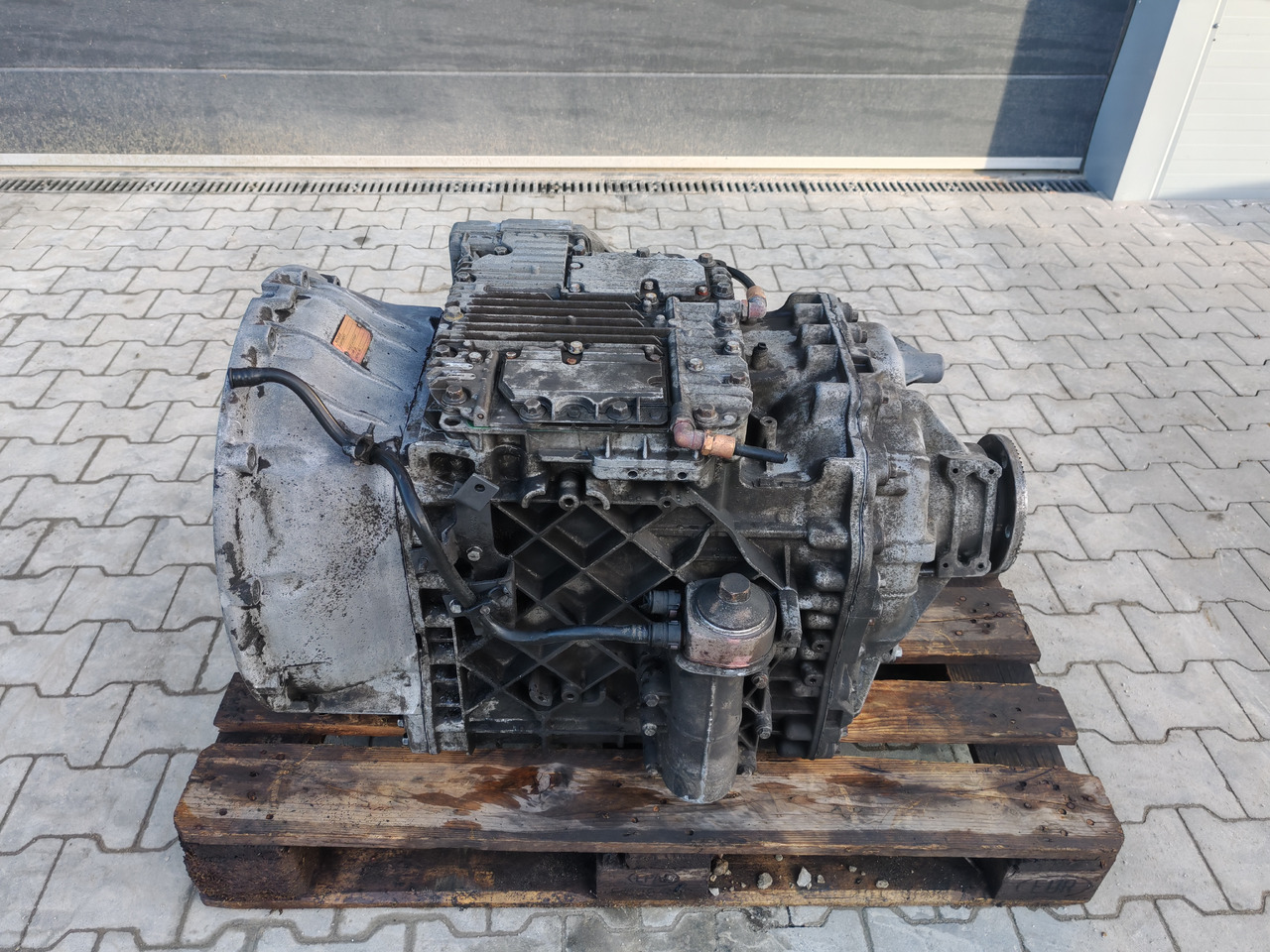RENAULT VOLVO / AT2412D I-SHIFT COMPLETE GEARBOX / 3190584 - Gearbox: picture 2 RENAULT VOLVO / AT2412D I-SHIFT COMPLETE GEARBOX / 3190584 - Gearbox: picture 2