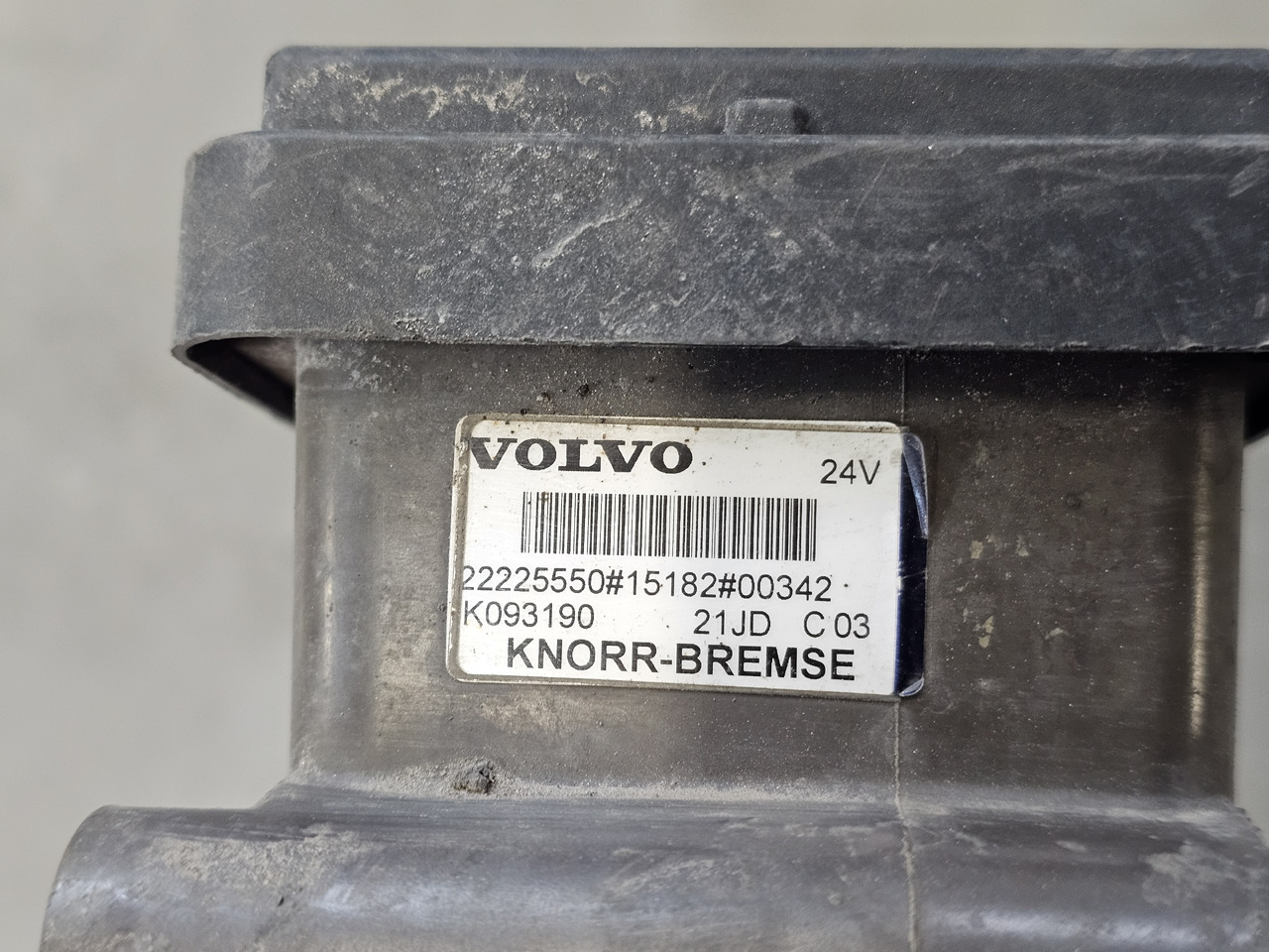 VOLVO FH4 FM4 EURO 6 / EBS VALVE FRONT / 22225550 - Brake valve: picture 4 VOLVO FH4 FM4 EURO 6 / EBS VALVE FRONT / 22225550 - Brake valve: picture 4