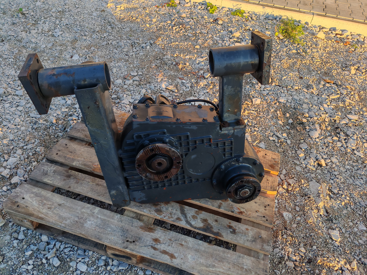 VOLVO FM FM FMX / TRANSFER CASE 4x4 6x6 8x8 / VT2501TB -B / 1,040:1 - Transmission: picture 2 VOLVO FM FM FMX / TRANSFER CASE 4x4 6x6 8x8 / VT2501TB -B / 1,040:1 - Transmission: picture 2