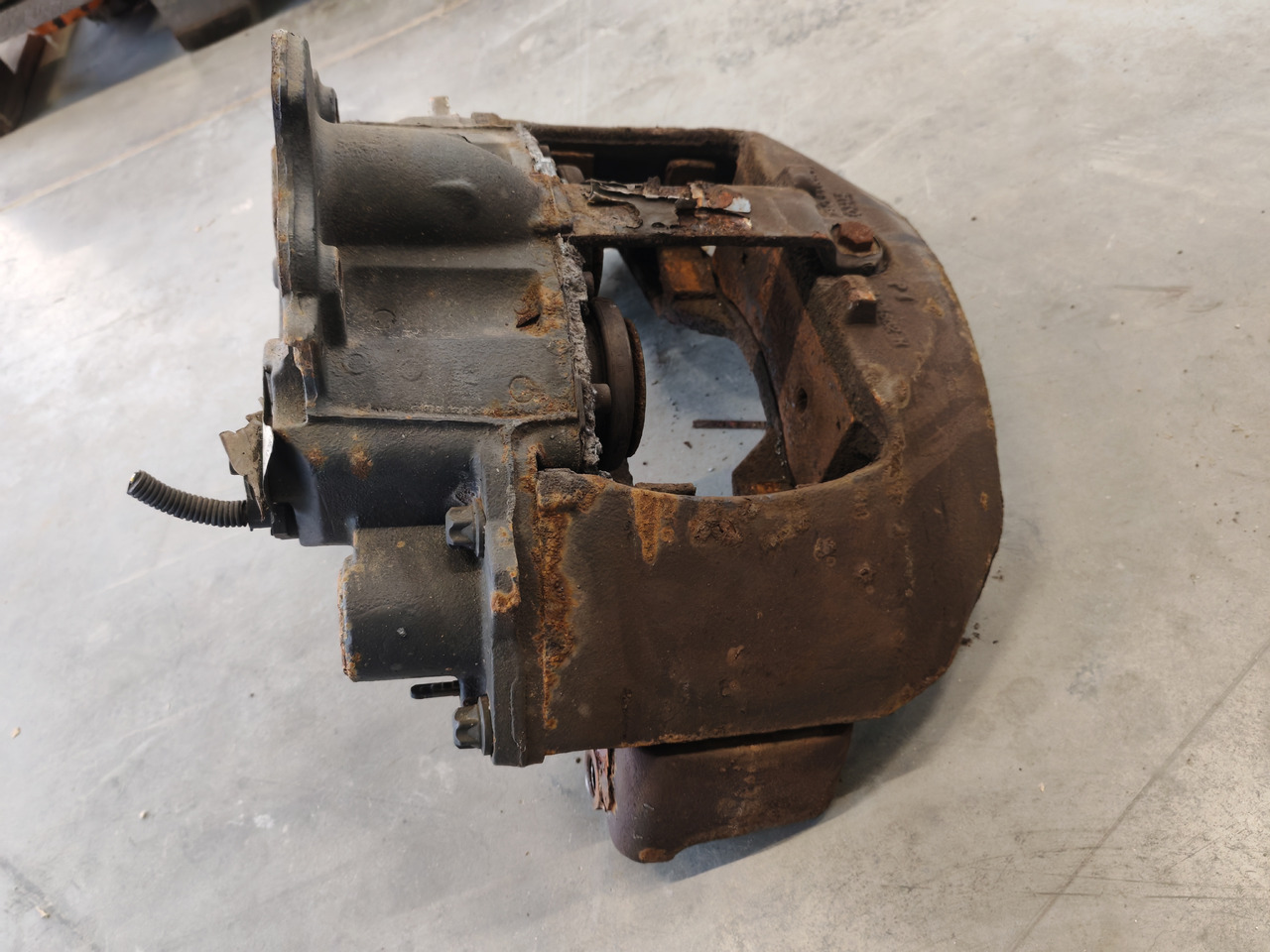 VOLVO RENAULT DXI / MERITOR ELSA 225 / BRAKE CALIPER / RIGHT - Brake caliper: picture 5 VOLVO RENAULT DXI / MERITOR ELSA 225 / BRAKE CALIPER / RIGHT - Brake caliper: picture 5