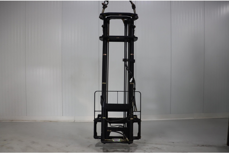 *Caterpillar duplex mast - Attachment: picture 2 *Caterpillar duplex mast - Attachment: picture 2