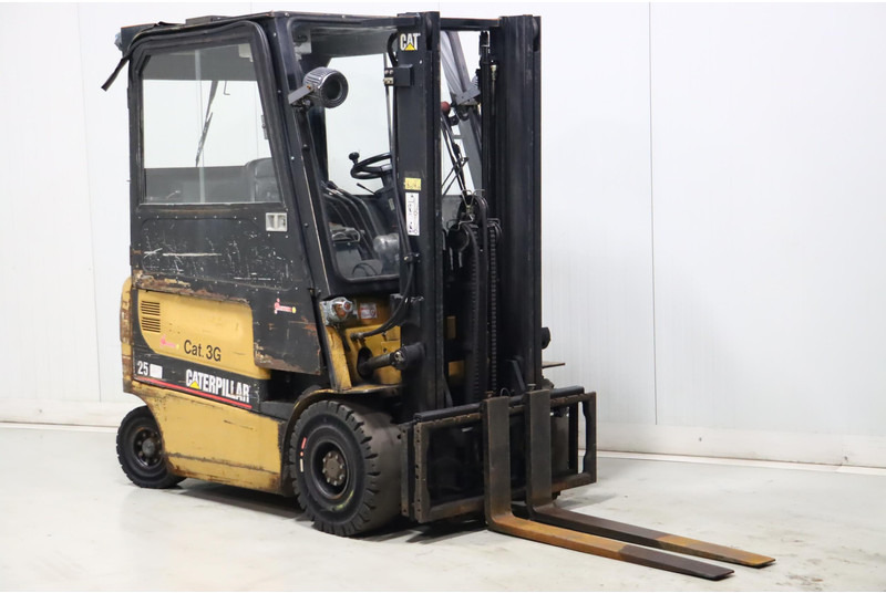 Caterpillar EP25KPAC - Electric forklift: picture 1 Caterpillar EP25KPAC - Electric forklift: picture 1