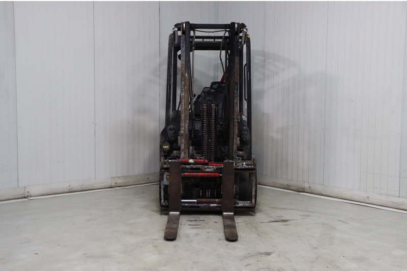 Caterpillar EP35N - Electric forklift: picture 3 Caterpillar EP35N - Electric forklift: picture 3