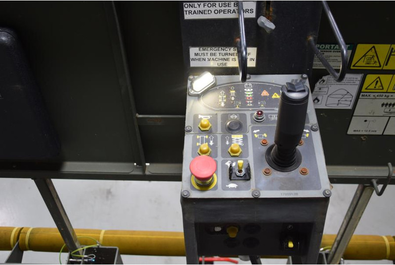 Scissor lift JLG M3369: picture 6 Scissor lift JLG M3369: picture 6