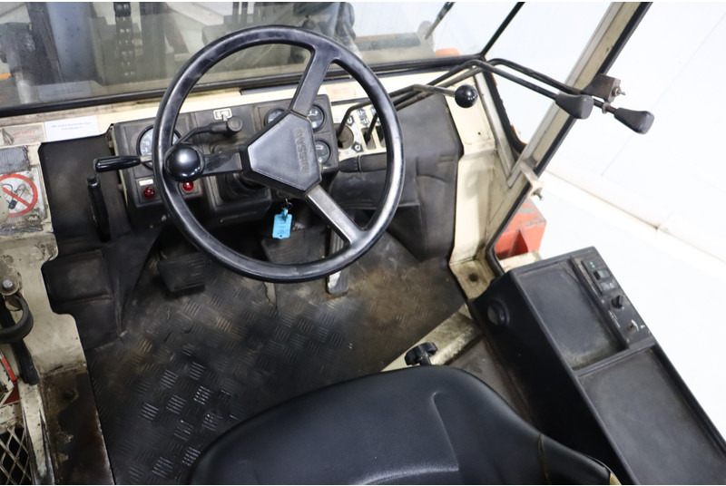 Nissan VF05H70U - Diesel forklift: picture 2 Nissan VF05H70U - Diesel forklift: picture 2