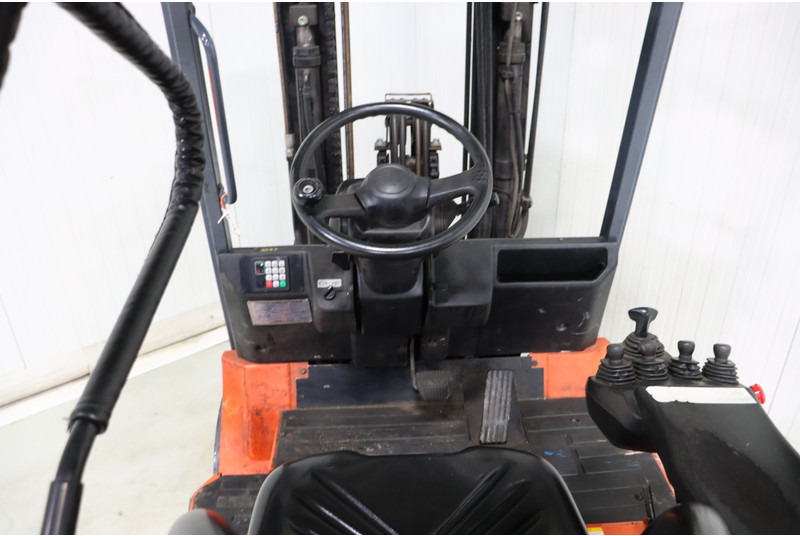 Toyota 7FBMF30 - Electric forklift: picture 2 Toyota 7FBMF30 - Electric forklift: picture 2