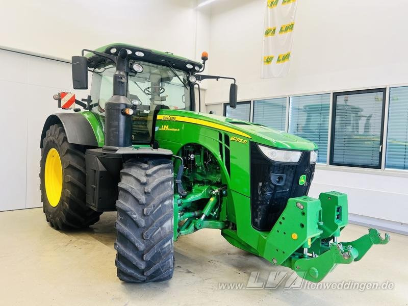 John Deere 8295R FH+FZW - Farm tractor: picture 3 John Deere 8295R FH+FZW - Farm tractor: picture 3