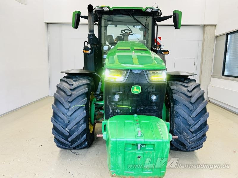 John Deere 8R 340 - Farm tractor: picture 5 John Deere 8R 340 - Farm tractor: picture 5