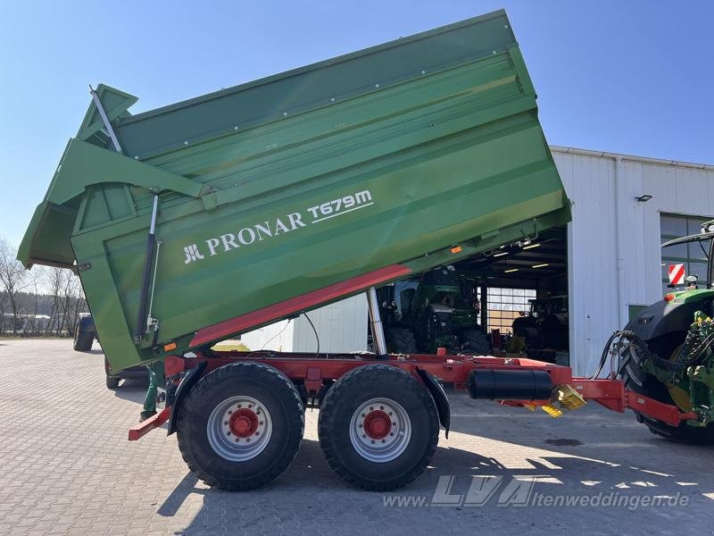 PRONAR T679M - Farm tipping trailer/ Dumper: picture 4 PRONAR T679M - Farm tipping trailer/ Dumper: picture 4