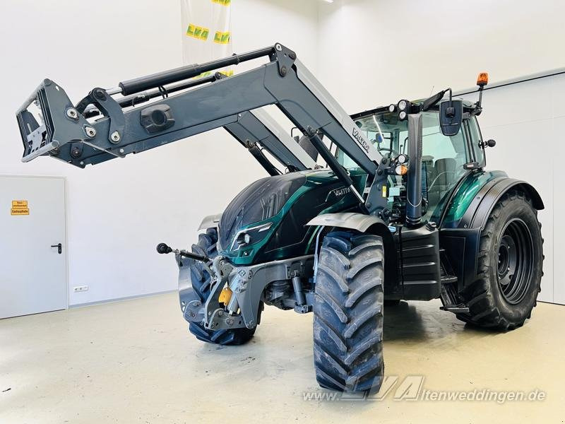 Valtra T174 - Farm tractor: picture 1 Valtra T174 - Farm tractor: picture 1