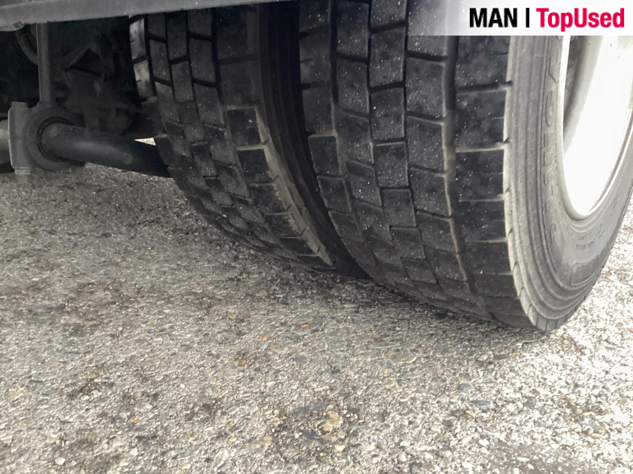 MAN TGL 12.250 4x2 BL CH KOFFER LBW AHK - Box truck: picture 2 MAN TGL 12.250 4x2 BL CH KOFFER LBW AHK - Box truck: picture 2