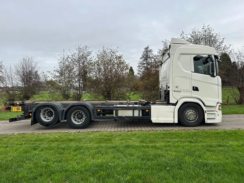 Scania 590S V8 NGS | 6x2 NB | FULL AIR | 10 WHEEL BOUGY - Container transporter/ Swap body truck: picture 5 Scania 590S V8 NGS | 6x2 NB | FULL AIR | 10 WHEEL BOUGY - Container transporter/ Swap body truck: picture 5