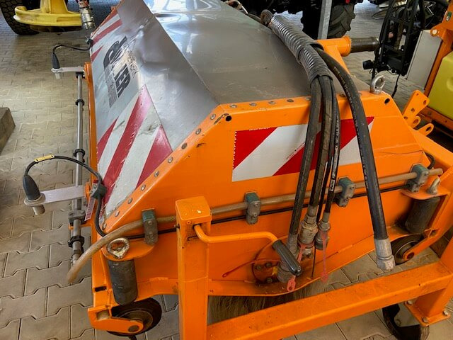 Unimog Tunnelwaschbürste Dücker TWA18/1 - Broom: picture 4 Unimog Tunnelwaschbürste Dücker TWA18/1 - Broom: picture 4