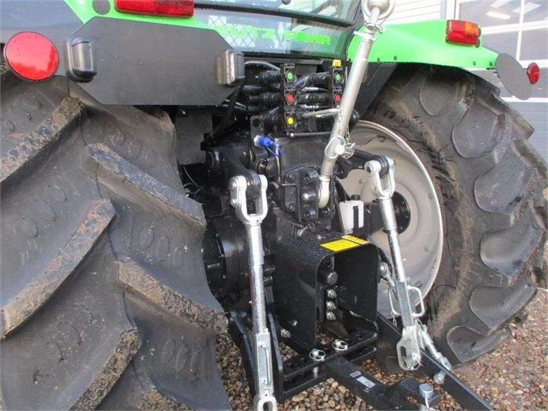 Deutz-fahr Agrofarm 115G with 30F+30R Hi-Lo and CreepGea - Farm tractor: picture 5 Deutz-fahr Agrofarm 115G with 30F+30R Hi-Lo and CreepGea - Farm tractor: picture 5