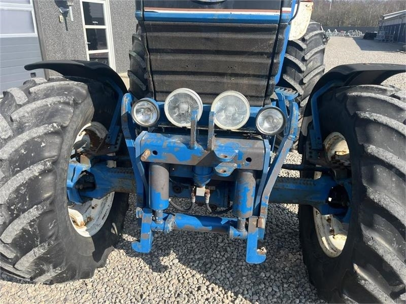 Ford TW 15 F II med HEVA opklappelig frontlift - Farm tractor: picture 4 Ford TW 15 F II med HEVA opklappelig frontlift - Farm tractor: picture 4