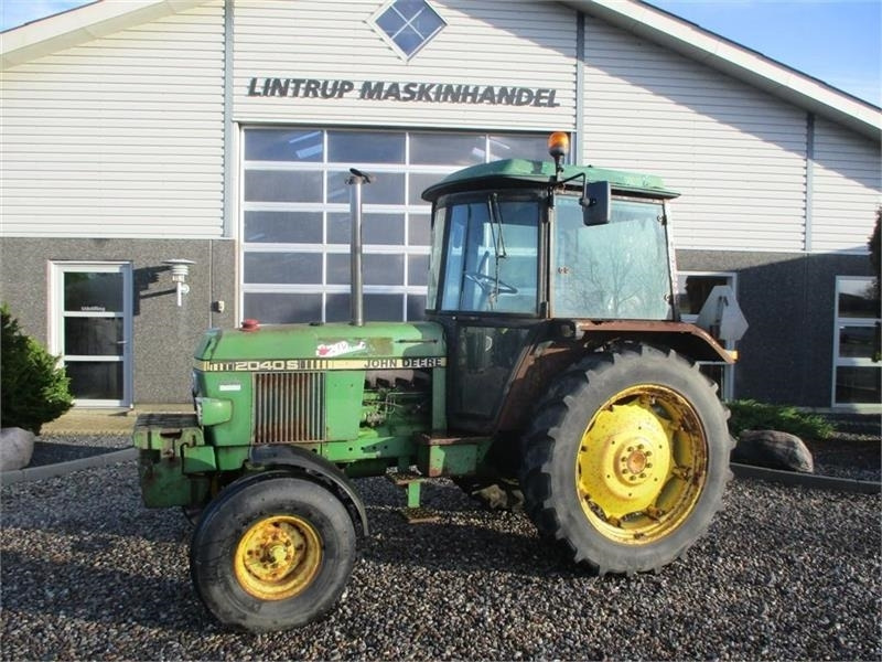 John Deere 2040 S  - Farm tractor: picture 1 John Deere 2040 S  - Farm tractor: picture 1