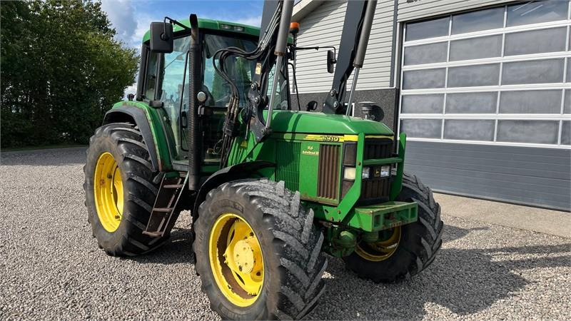 Farm tractor John Deere 6910 Auto Quad II-TLS Med frontlæsser: picture 15