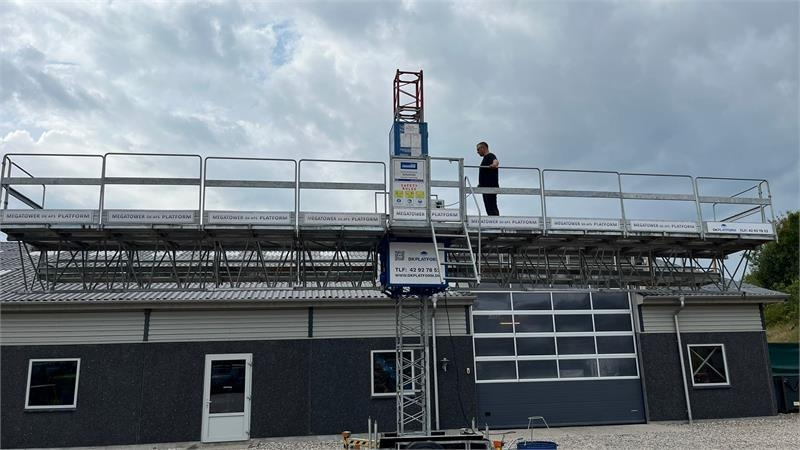 Manitou Mandskabskurv arbejdsplatformen, Byggeelevatorer, - Telescopic handler: picture 4 Manitou Mandskabskurv arbejdsplatformen, Byggeelevatorer, - Telescopic handler: picture 4