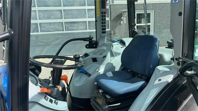 New Holland T4.80 F SuperSteear med aircondition og koblingsfr - Farm tractor: picture 5 New Holland T4.80 F SuperSteear med aircondition og koblingsfr - Farm tractor: picture 5