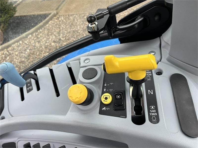 Farm tractor New Holland T6050 Delta - EXPORT: picture 7