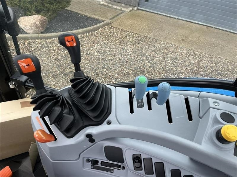 Farm tractor New Holland T6050 Delta - EXPORT: picture 8