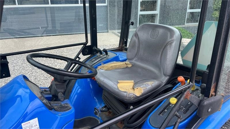 New Holland TC35DA - Farm tractor: picture 5 New Holland TC35DA - Farm tractor: picture 5