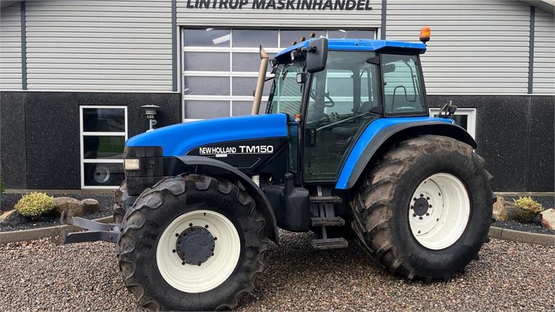 New Holland TM150 Med frontlift - Farm tractor: picture 1 New Holland TM150 Med frontlift - Farm tractor: picture 1