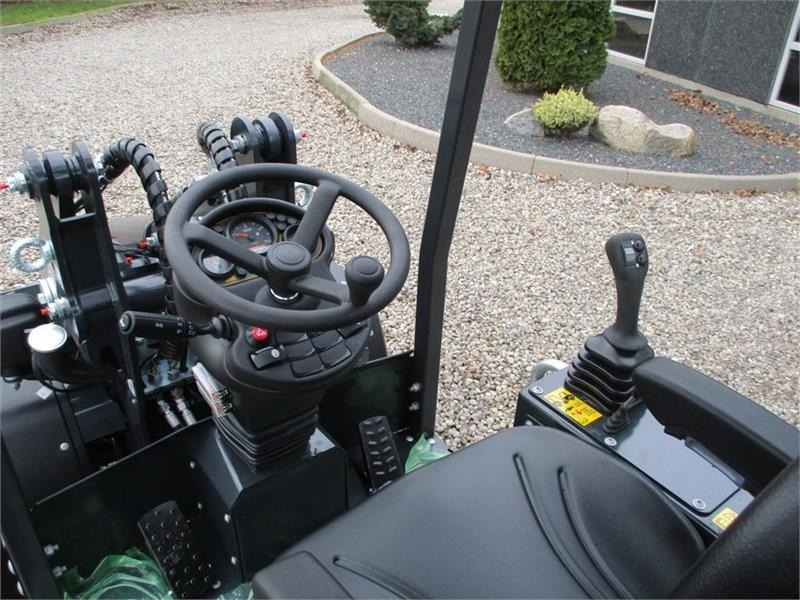 Pitbull X24-26V med lyspakke, 400mm hjulmontering - Compact loader: picture 5 Pitbull X24-26V med lyspakke, 400mm hjulmontering - Compact loader: picture 5