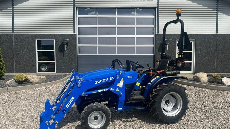 Solis S26 6+2 gearmaskine med Fuldhydraulisk frontlæsser - Municipal tractor: picture 1 Solis S26 6+2 gearmaskine med Fuldhydraulisk frontlæsser - Municipal tractor: picture 1