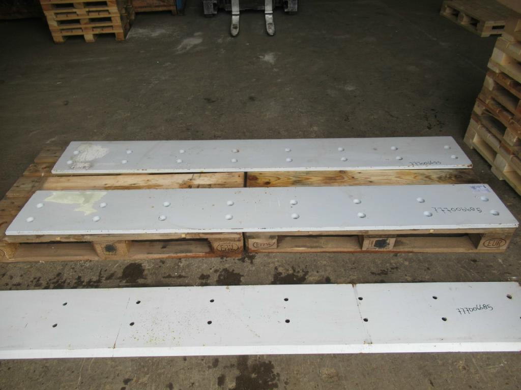 CNH R5123426 - - Blade for Construction machinery: picture 1 CNH R5123426 - - Blade for Construction machinery: picture 1