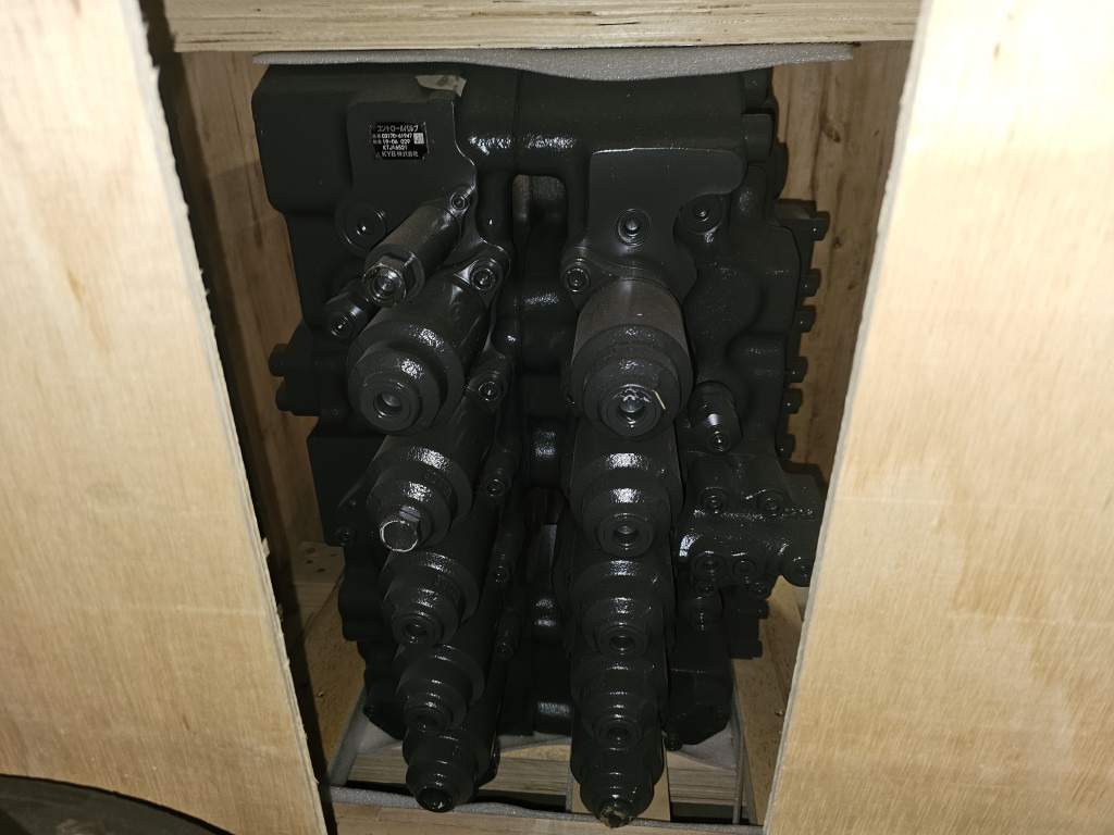 Case KTJ16521 - Hydraulic valve for Construction machinery: picture 2 Case KTJ16521 - Hydraulic valve for Construction machinery: picture 2