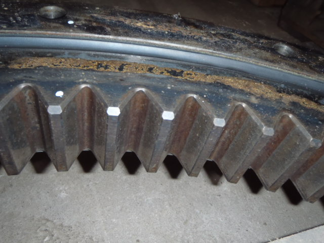 Caterpillar 1362884 - Slewing ring for Construction machinery: picture 2 Caterpillar 1362884 - Slewing ring for Construction machinery: picture 2
