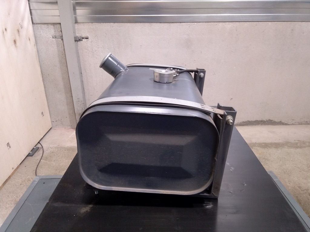 Deutz Standard - - Fuel tank for Construction machinery: picture 2 Deutz Standard - - Fuel tank for Construction machinery: picture 2