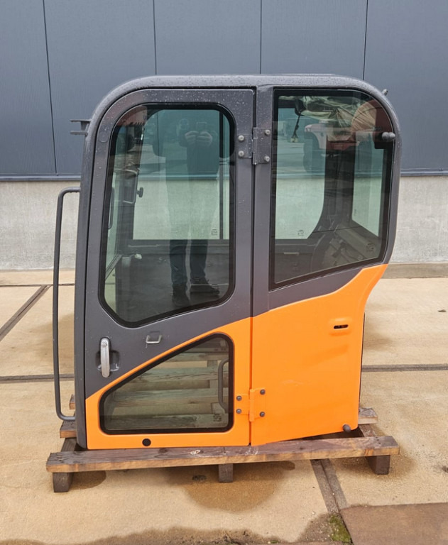 Doosan 220101-00070 - K1029788 - Cab for Construction machinery: picture 1 Doosan 220101-00070 - K1029788 - Cab for Construction machinery: picture 1