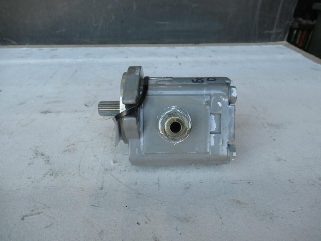 Hitachi 9217993 - - Steering pump for Construction machinery: picture 1 Hitachi 9217993 - - Steering pump for Construction machinery: picture 1