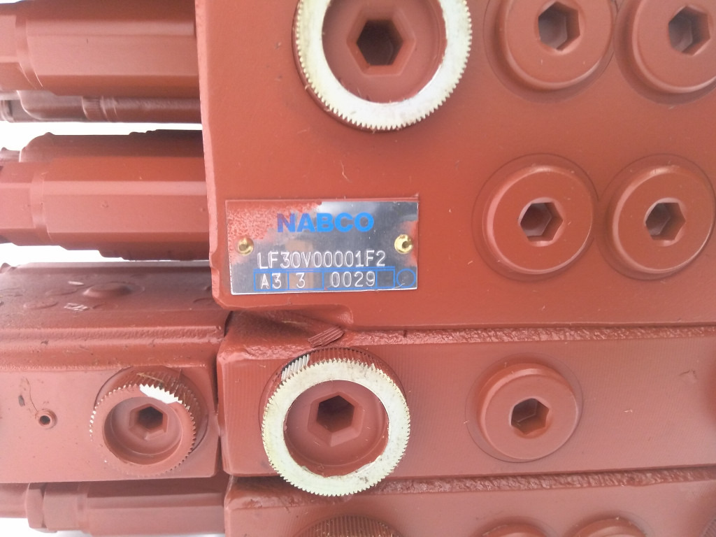 Nabco LF30V00001F2 - Hydraulic valve for Construction machinery: picture 1 Nabco LF30V00001F2 - Hydraulic valve for Construction machinery: picture 1