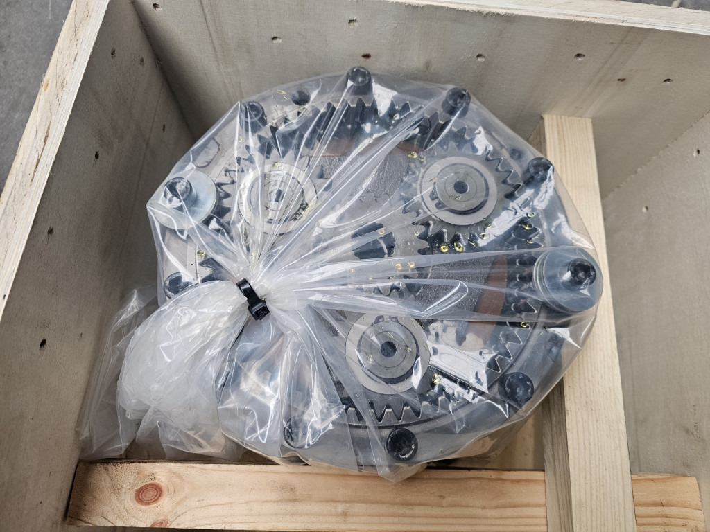 New Holland Kobelco YM32W00009F1 - XYM32W00009F1 - Swing motor for Construction machinery: picture 1 New Holland Kobelco YM32W00009F1 - XYM32W00009F1 - Swing motor for Construction machinery: picture 1