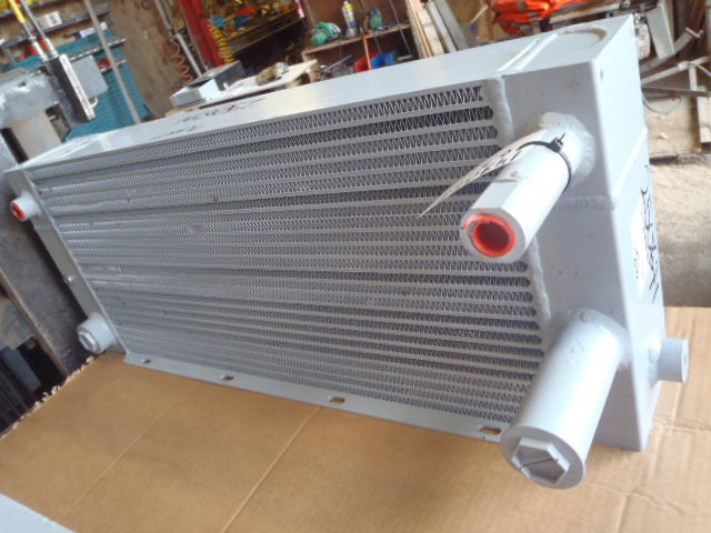 O&K 1490631 - Oil cooler for Construction machinery: picture 2 O&K 1490631 - Oil cooler for Construction machinery: picture 2