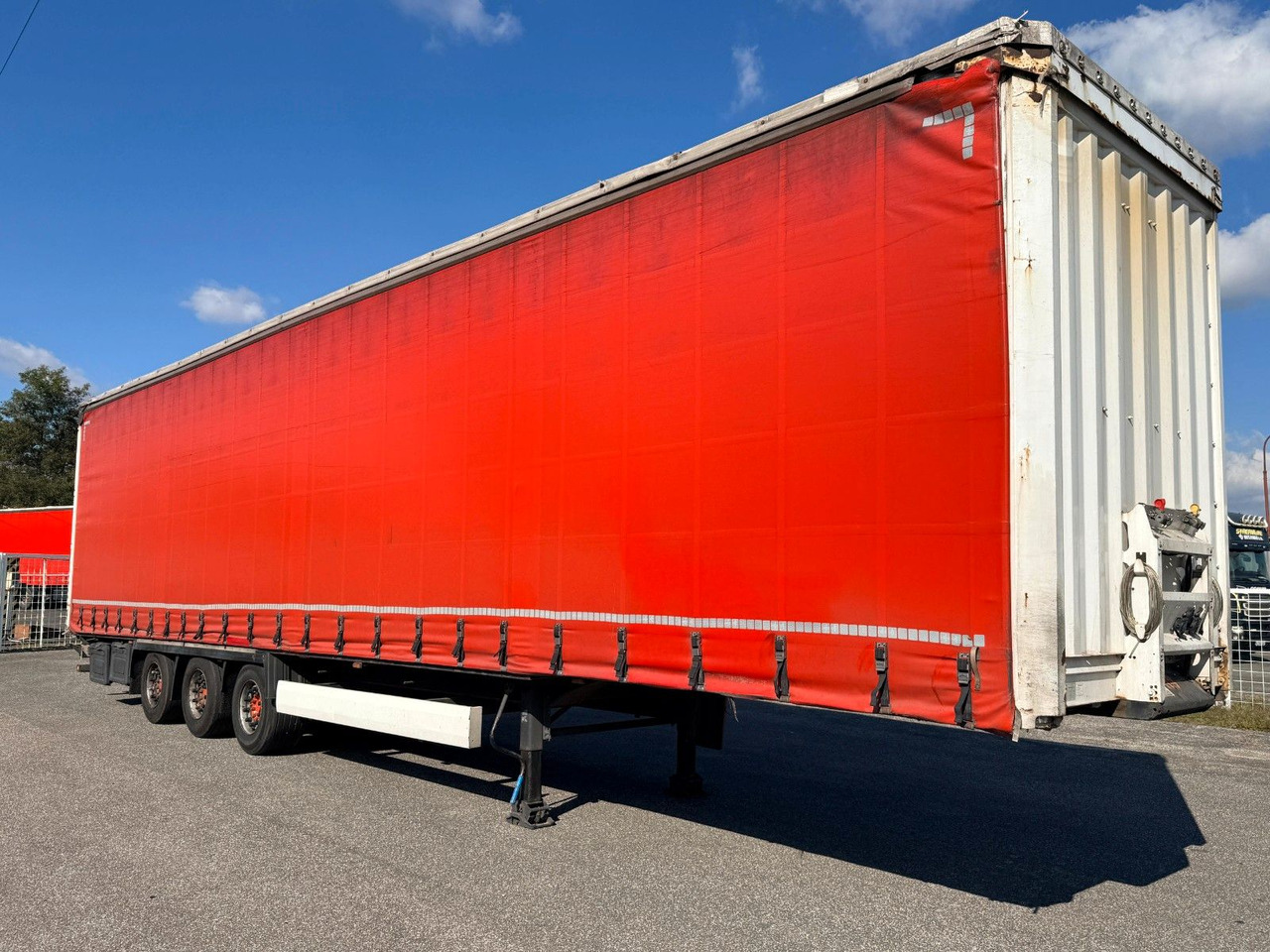 Krone SD - Curtainsider semi-trailer: picture 3 Krone SD - Curtainsider semi-trailer: picture 3