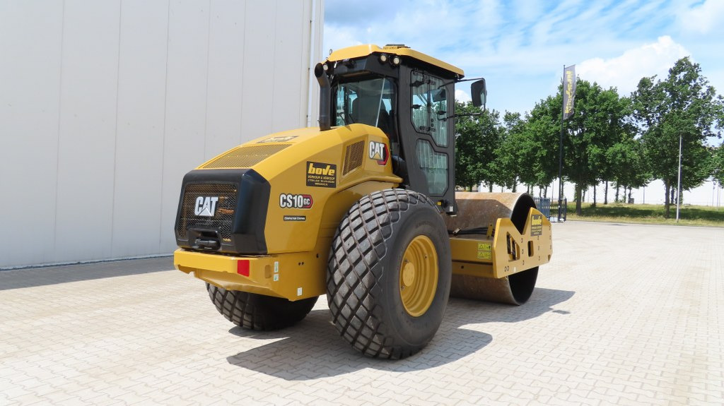 Caterpillar CS10GC - Compactor: picture 2 Caterpillar CS10GC - Compactor: picture 2