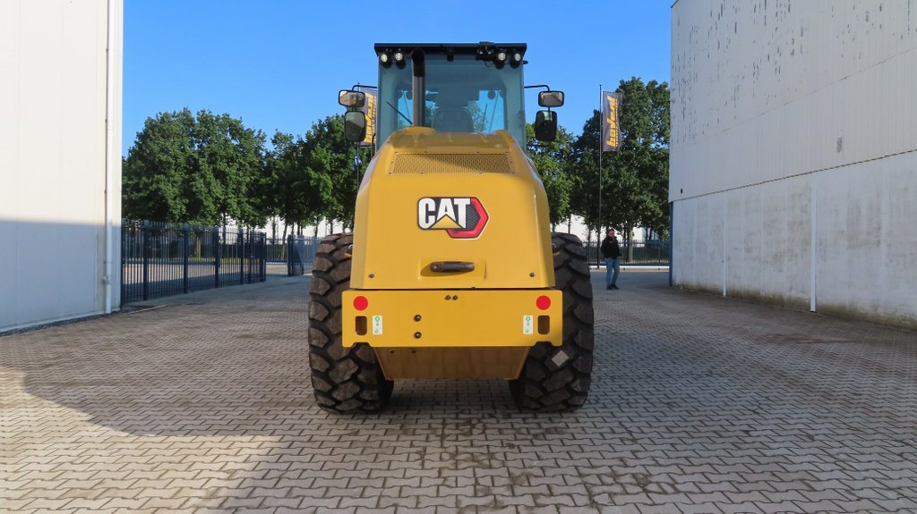 Caterpillar CS74B - Compactor: picture 3 Caterpillar CS74B - Compactor: picture 3