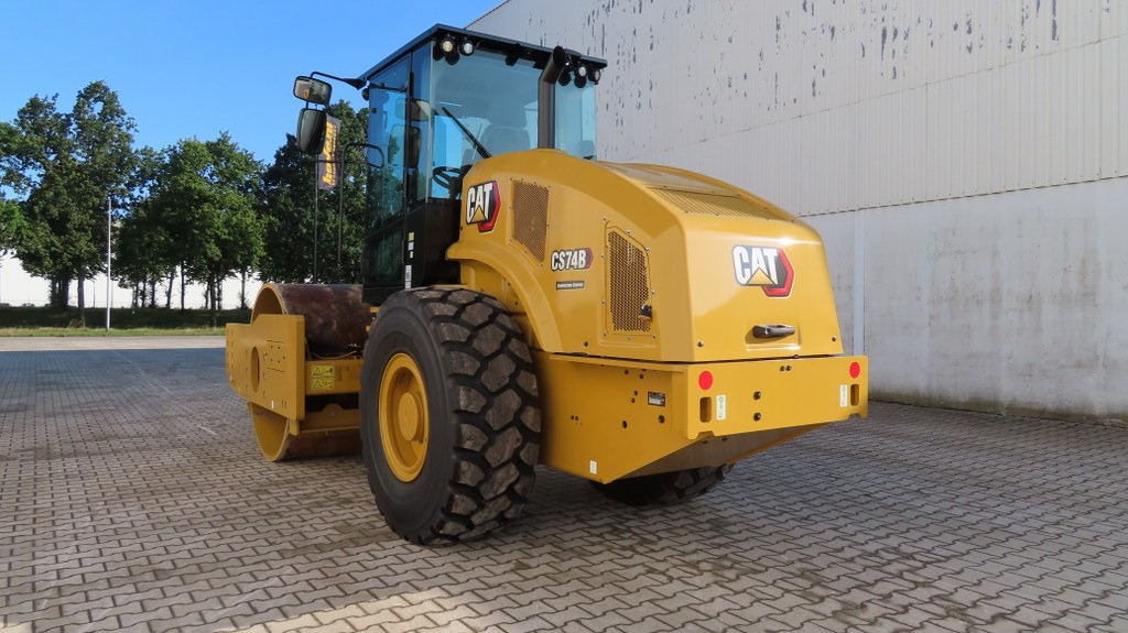 Caterpillar CS74B - Compactor: picture 4 Caterpillar CS74B - Compactor: picture 4