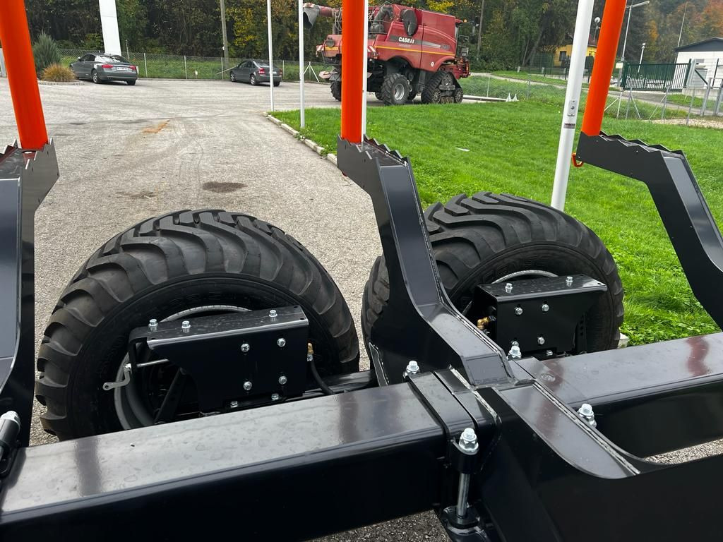 New Forestry trailer BMF BMF 13T1 + 905HP Kran: picture 9