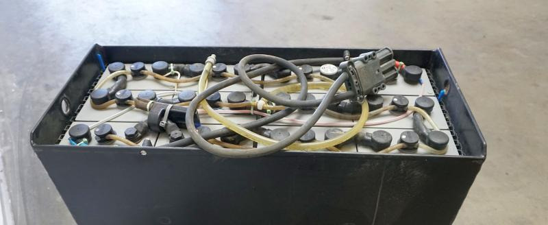 HAWKER 24 Volt 6 PzS 930 Ah - Battery for Material handling equipment: picture 4 HAWKER 24 Volt 6 PzS 930 Ah - Battery for Material handling equipment: picture 4