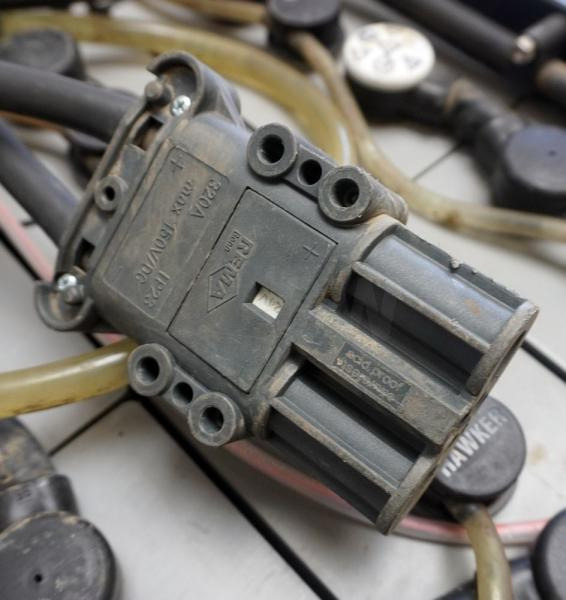 HAWKER 24 Volt 6 PzS 930 Ah - Battery for Material handling equipment: picture 3 HAWKER 24 Volt 6 PzS 930 Ah - Battery for Material handling equipment: picture 3