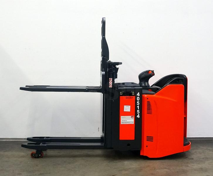Linde D 12 HP SP 133 - Stacker: picture 4 Linde D 12 HP SP 133 - Stacker: picture 4