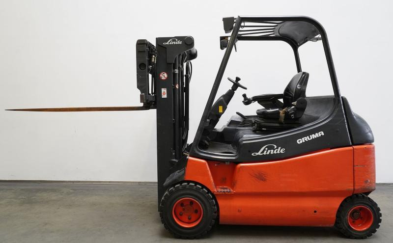 Linde E 30/600 S 336-03 - Electric forklift: picture 4 Linde E 30/600 S 336-03 - Electric forklift: picture 4